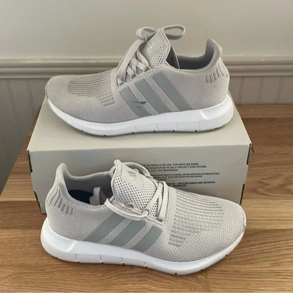 Adidas Swift Run 1.0 US 6 - Picture 1 of 8